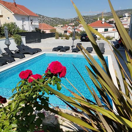 Villa Barbara & Zoran With Heated Swimming Pool Seget Vranjica Buitenkant foto